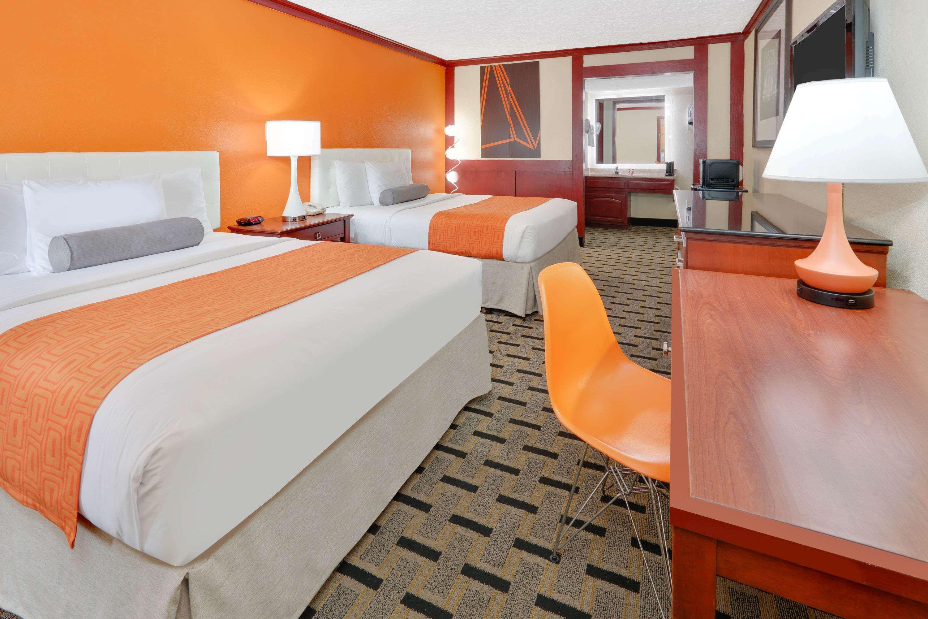 Howard Johnson By Wyndham San Marcos Exterior foto