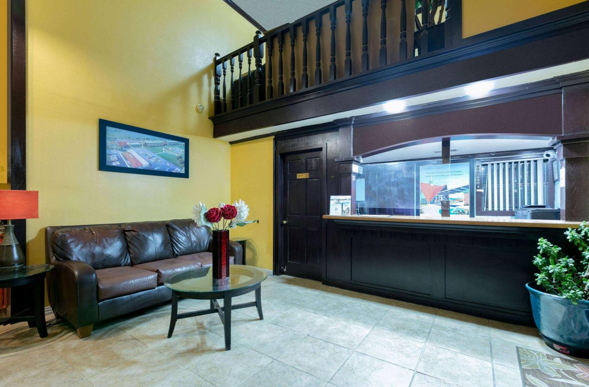 Howard Johnson By Wyndham San Marcos Exterior foto
