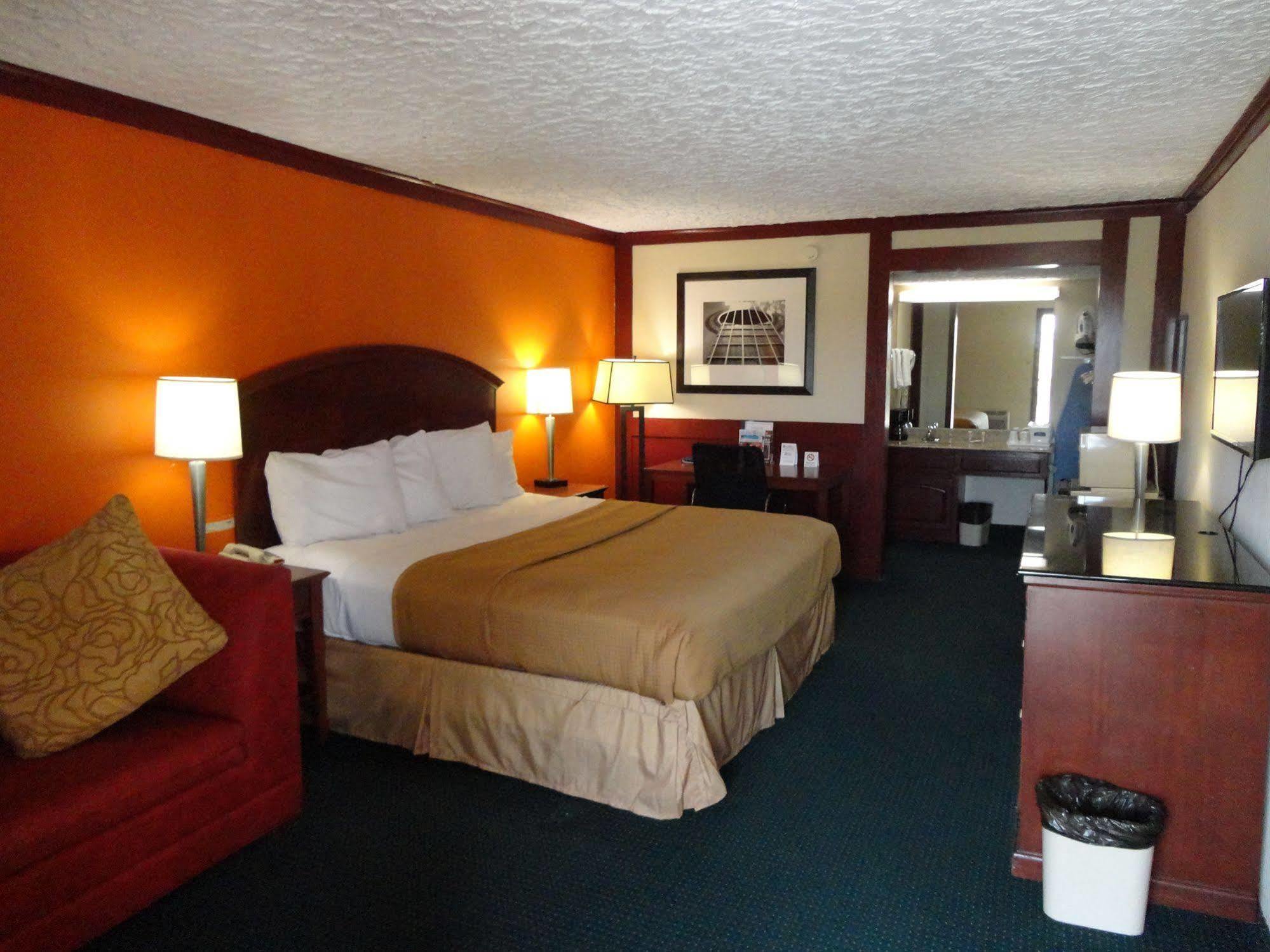Howard Johnson By Wyndham San Marcos Exterior foto